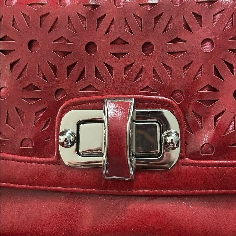 Poppie Jones Vintage Red Faux Leather Clutch with Chain Strap EUC - Picture 3 of 13